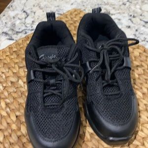 Capezio Dance sneaker size 6 never worn